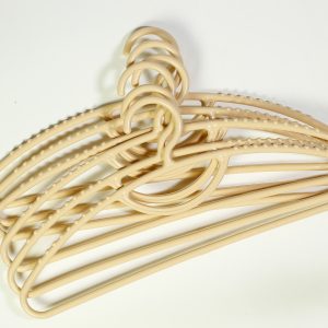 Stylish grip clothes hanger set 6 pieces Karachi - Plastika Karachi Stylish grip clothes hanger set 6 pieces Karachi - Plastika Karachi